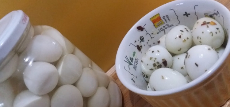 fazer conserva de ovo de codorna tempero