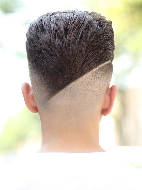 Ideias de corte em V masculino com risco