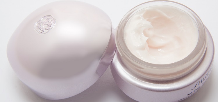 cremes com substâncias químicas