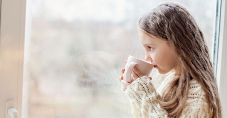 criança pode tomar café