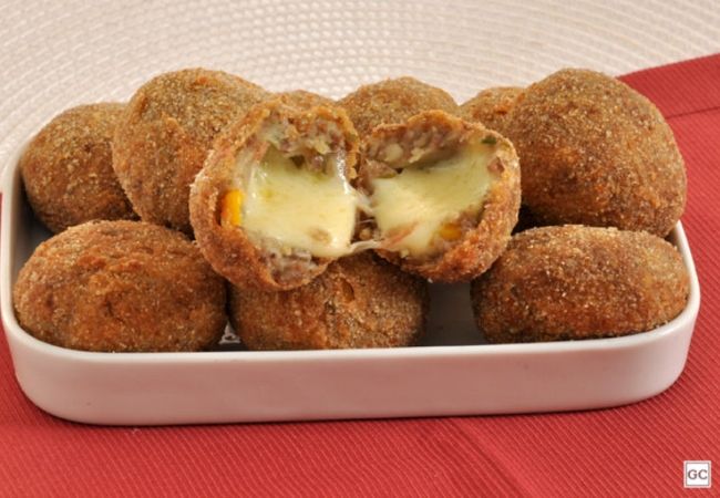 croquete de carne moída e queijo