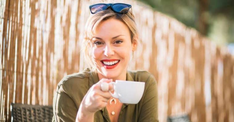 como limpar a dentadura