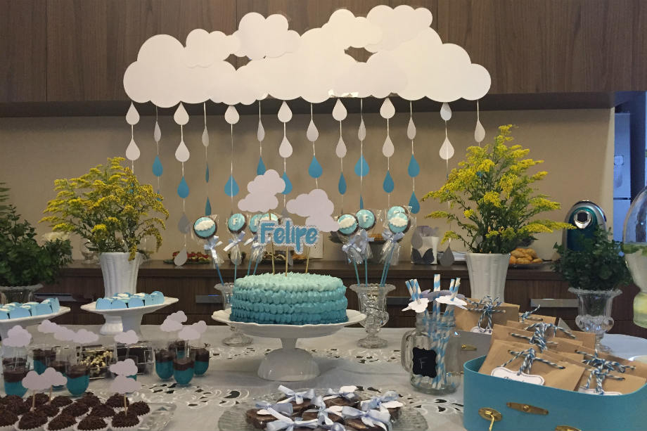decoração chá de bebê nuvens