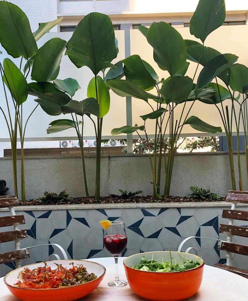 decoração jardim parecer maior canteiro elevado