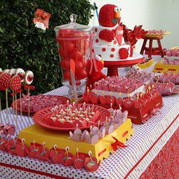 ideia decoração de festa infantil vermelho