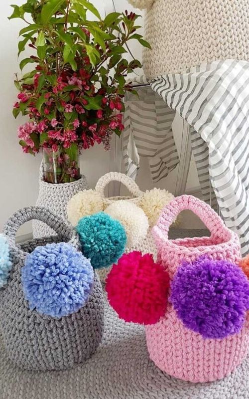 cesto decorativo com crochê endurecido