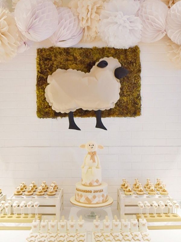 ideia decoração de batizado com ovelhas