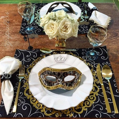 decoração de carnaval com mascaras