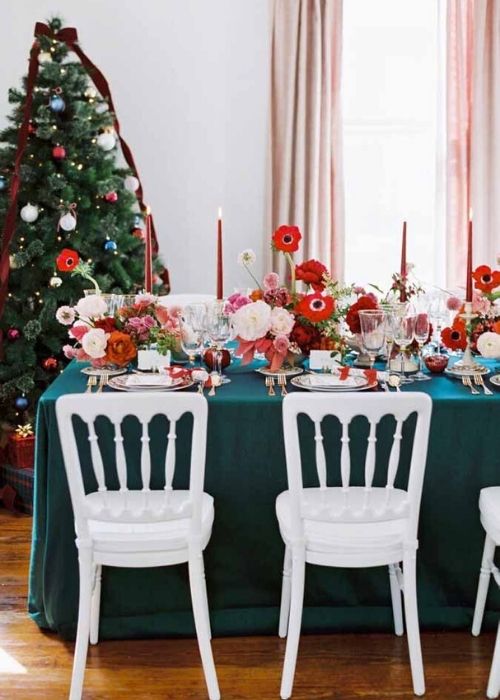 ideia de decoração de mesa de natal com geberas