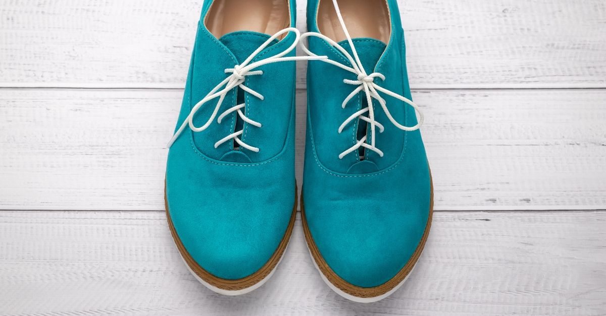 Como limpar tênis de camurça: 2 dicas simples e 1 cuidado extra