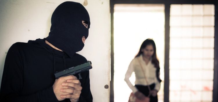 dicas de segurança ao chegar em casa a pé