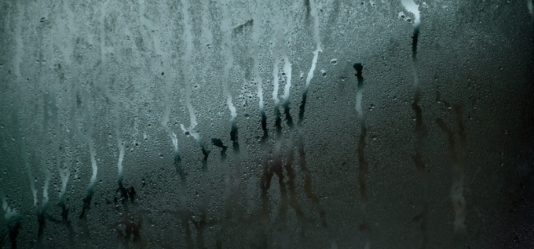 dicas para tirar manchas de água do vidro