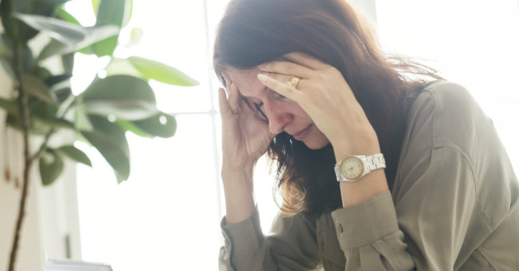 dor de cabeça na menopausa