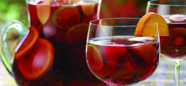 como fazer drink de sangria