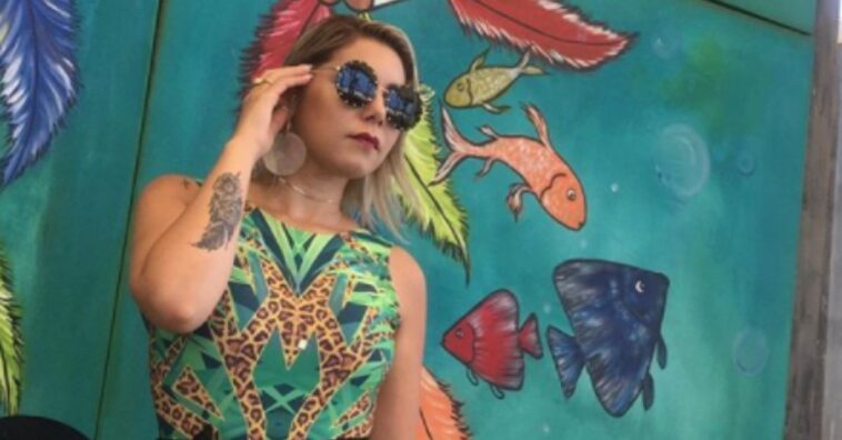 ela descobriu que a mãe e o marido estavam juntos