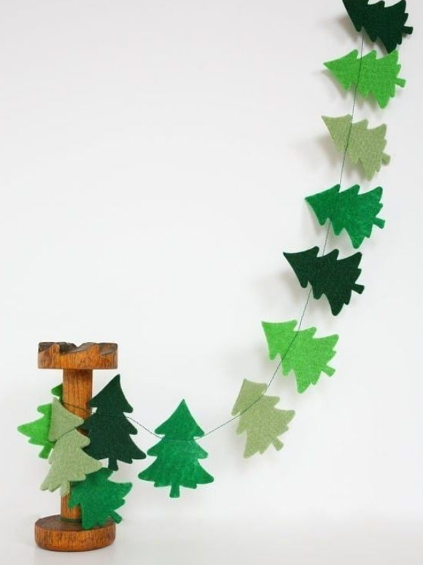 modelo enfeites de natal de feltro cordão pinheiros