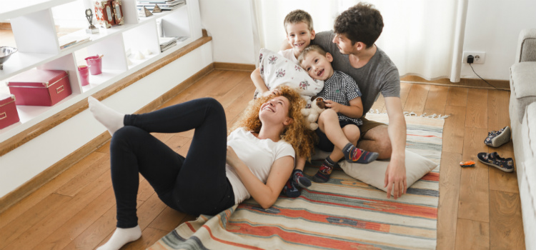 escolas francesas estudam substituir mãe e pai