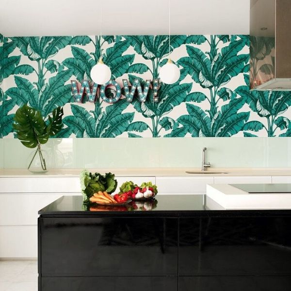 com estampa tropical