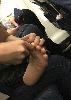 ex-aeromoça revela o pior que viu a bordo unhas