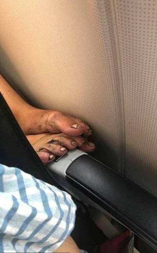 ex-aeromoça revela o pior que viu a bordo pés