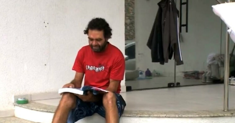 ex-morador de rua ganha bolsa