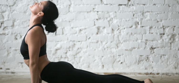 exercícios para afinar a cintura cobra ioga