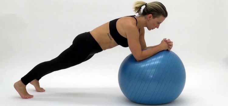 exercícios para perder barriga prancha com a bola