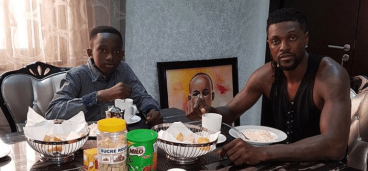 famosos que adotaram crianças 