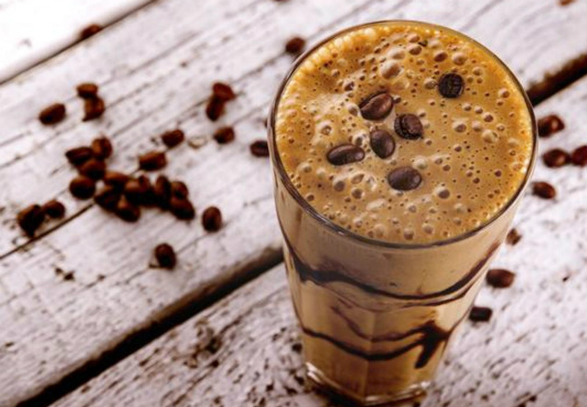 fazer milk-shake de café
