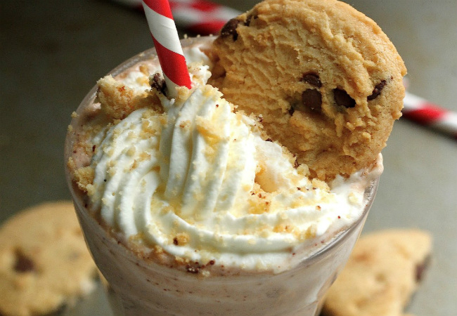 fazer milk-shake de cookies