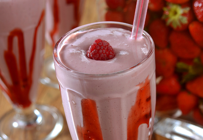 fazer milk-shake de frutas vermelhas