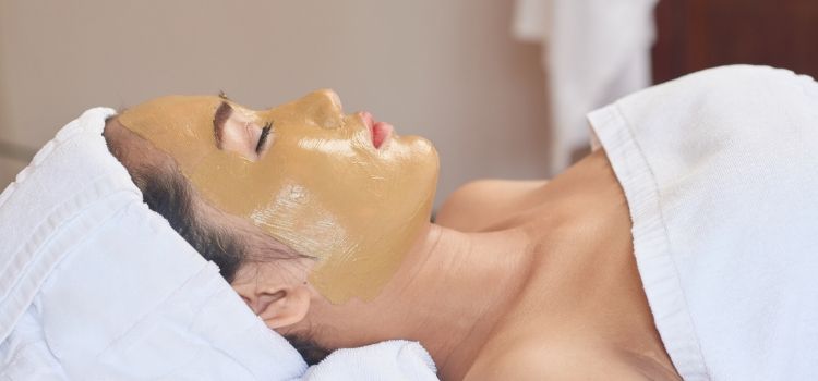 como fazer máscara de mel e canela