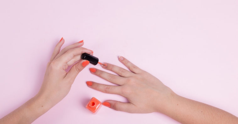 unhas decoradas com renda