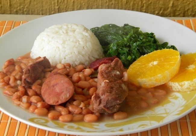 feijoada com feijão carioca