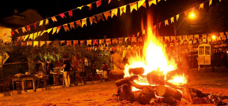 festa junina infantil fogueira