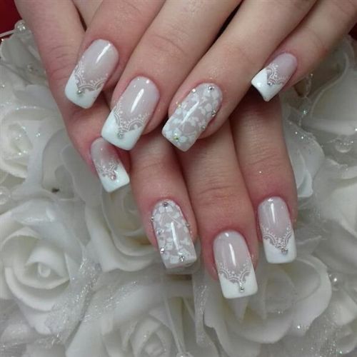 noiva modelo francesinha quadrada com rendas