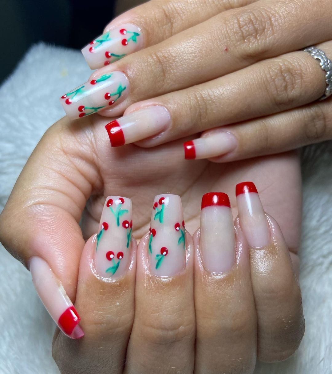 francesinha vermelha com cerejas