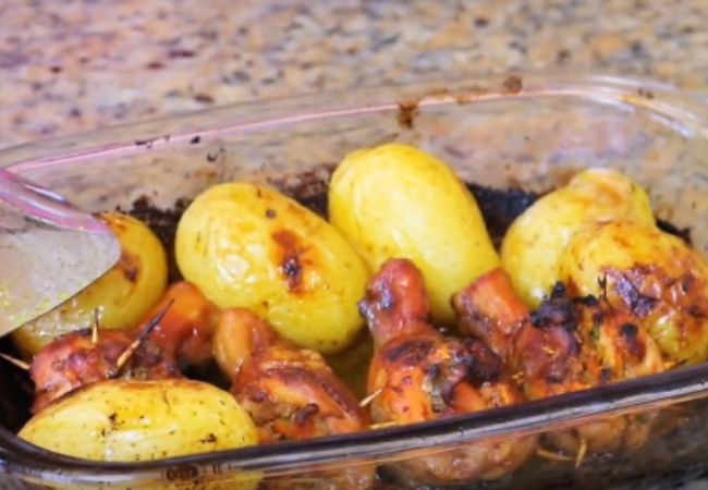 coxa de frango recheado e batatas