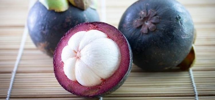frutas exóticas tipo mangostão