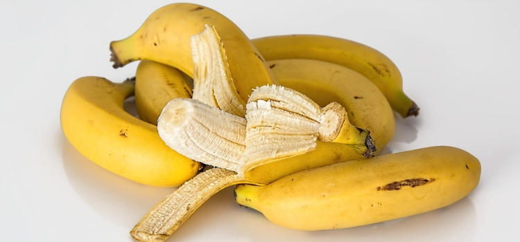 frutas ricas em ferro tipo banana