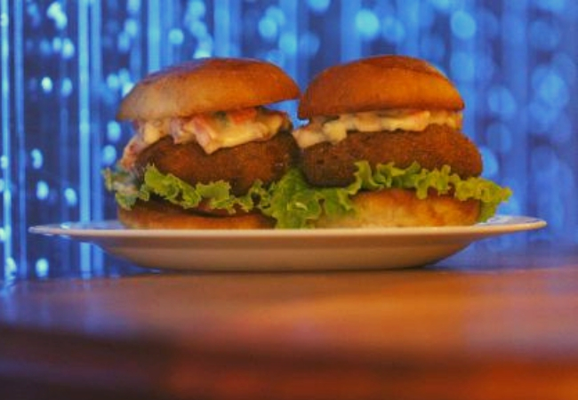 hambúrguer de siri com vegetais