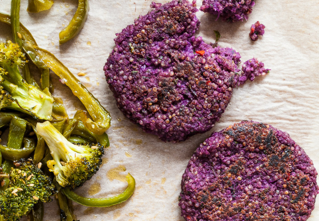 receita de hambúrguer de batata e quinoa