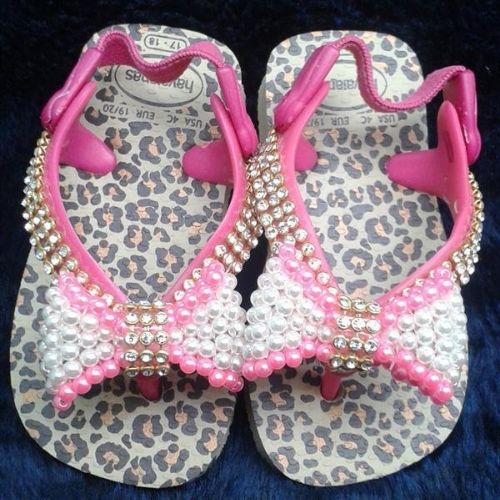 modelo de havaianas customizadas lacinhos