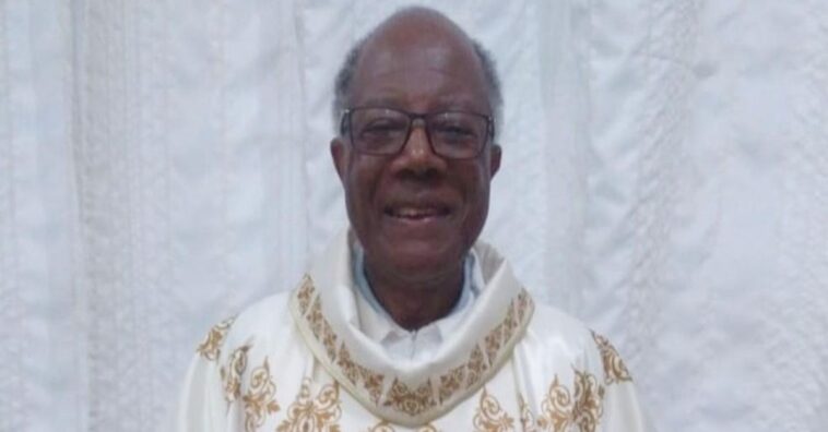 história do padre sem sobrenome