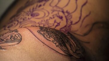 tatuagem em cicatriz