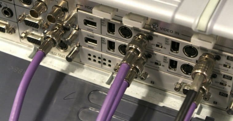 organizar fios e cabos