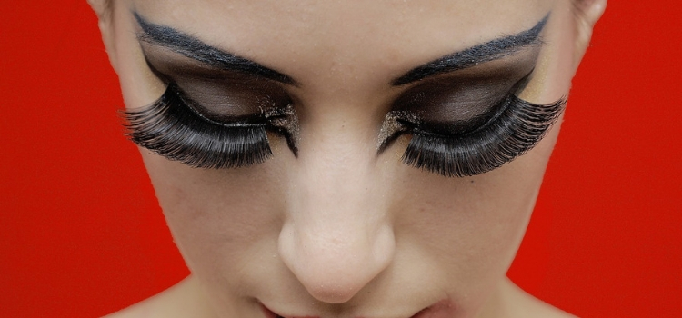 limpar cílios postiços passo a passo