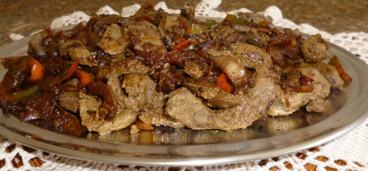 iscas de fígado acebolado como fazer