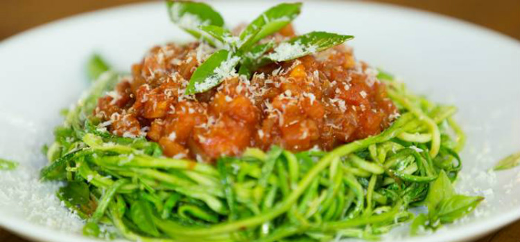 jantar com poucas calorias macarrao