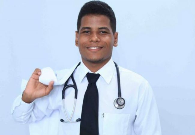 joão se forma em medicina volta para comunidade